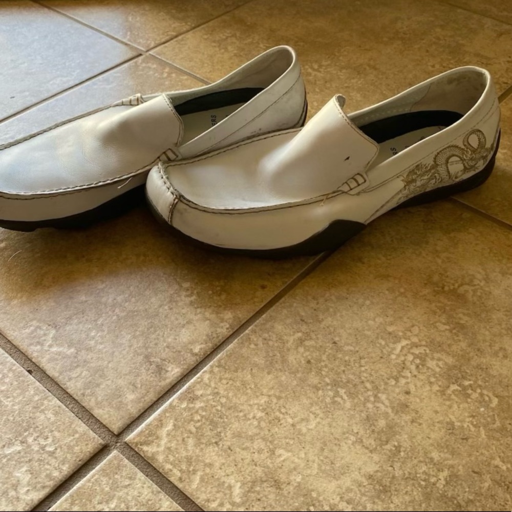 Skechers